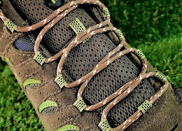 Round 3 mm Shoelaces Brown with Peach flecks for walking shoes or trainers